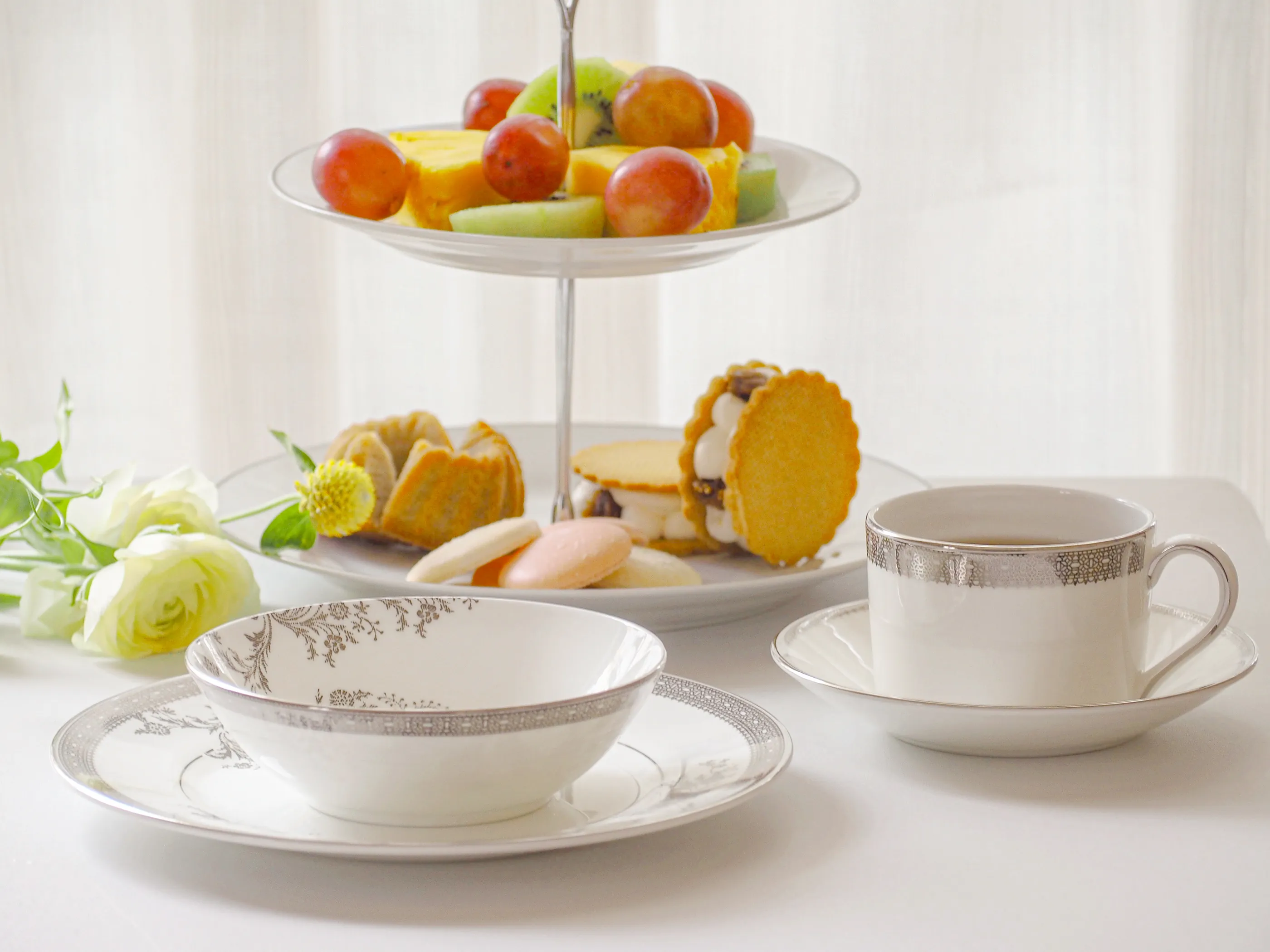 春のテーブルコーディネートの画像