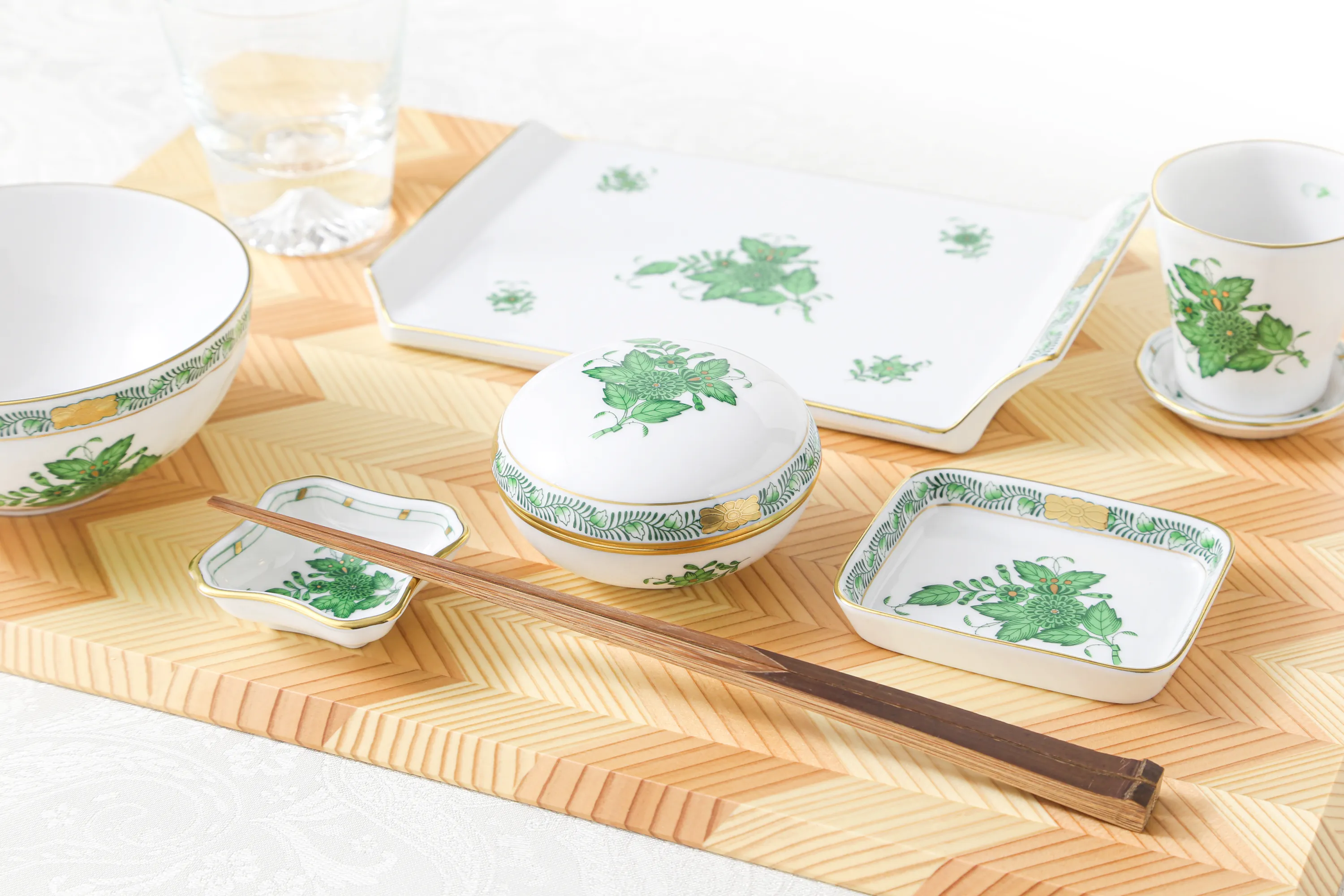 アポニーグリーンの食卓の画像