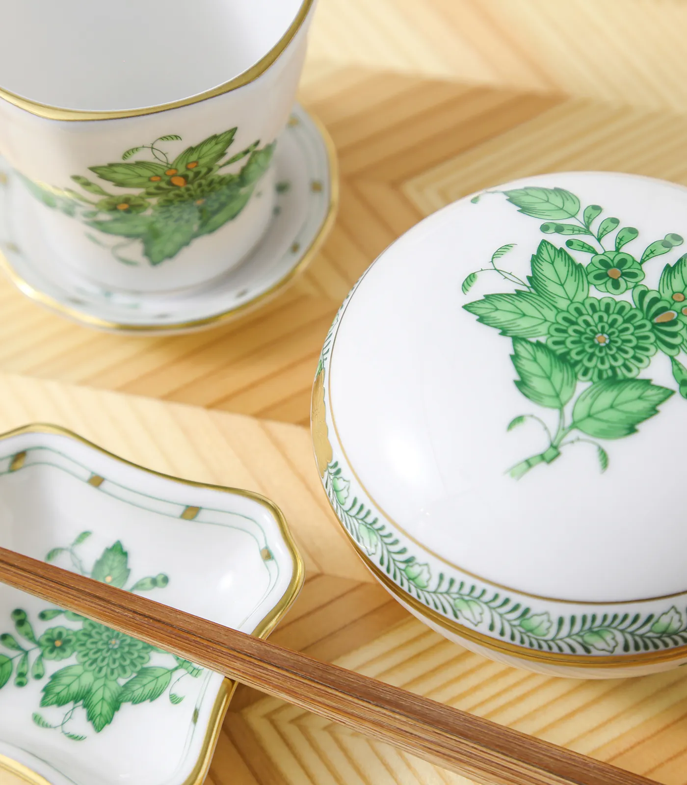 アポニーグリーンの食卓の画像