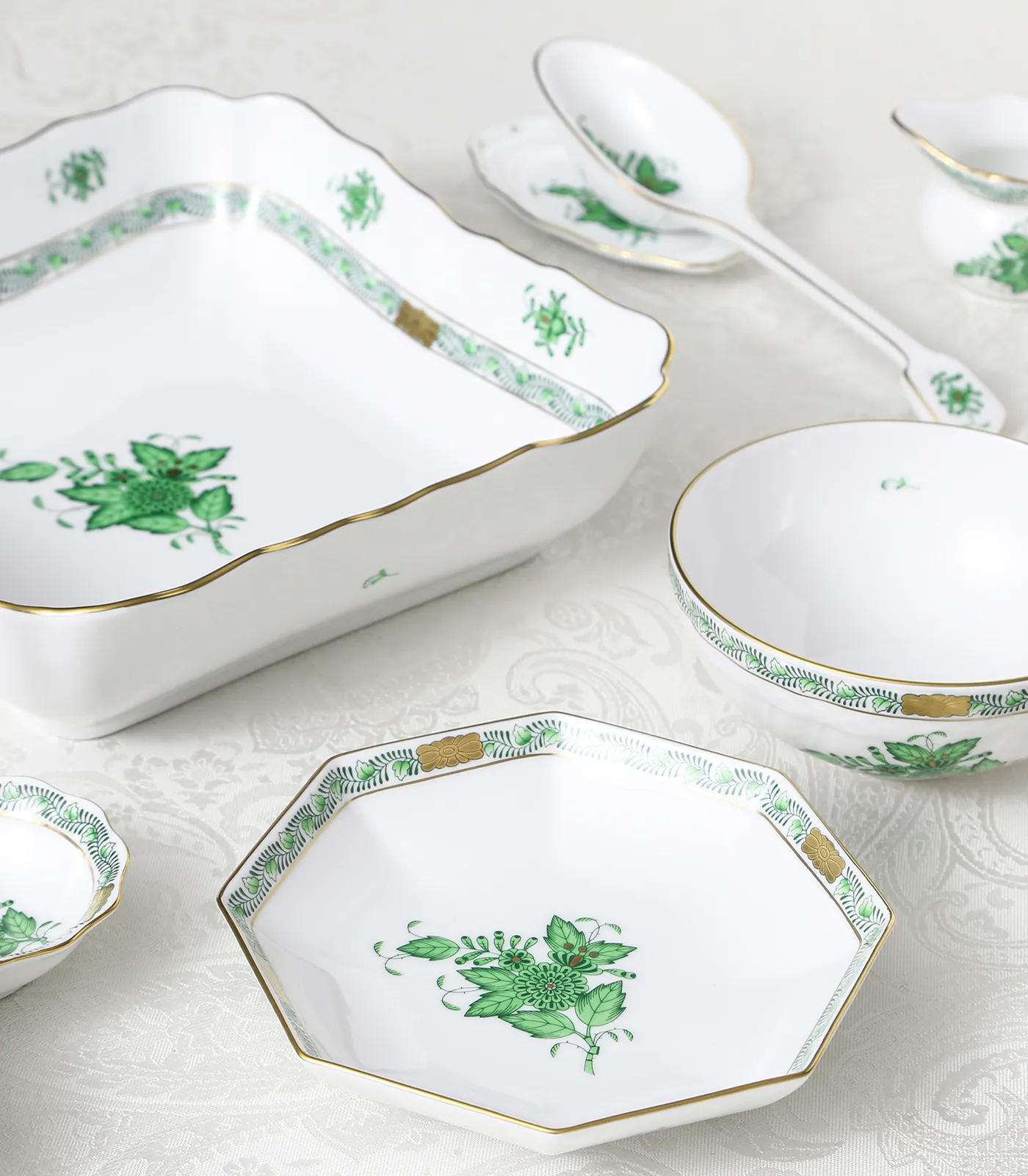 アポニーグリーンの食卓の画像