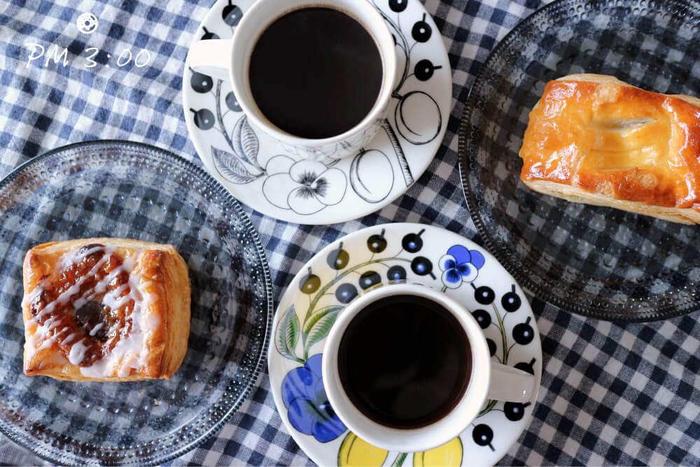 パラティッシカップのあるコーヒータイムの画像