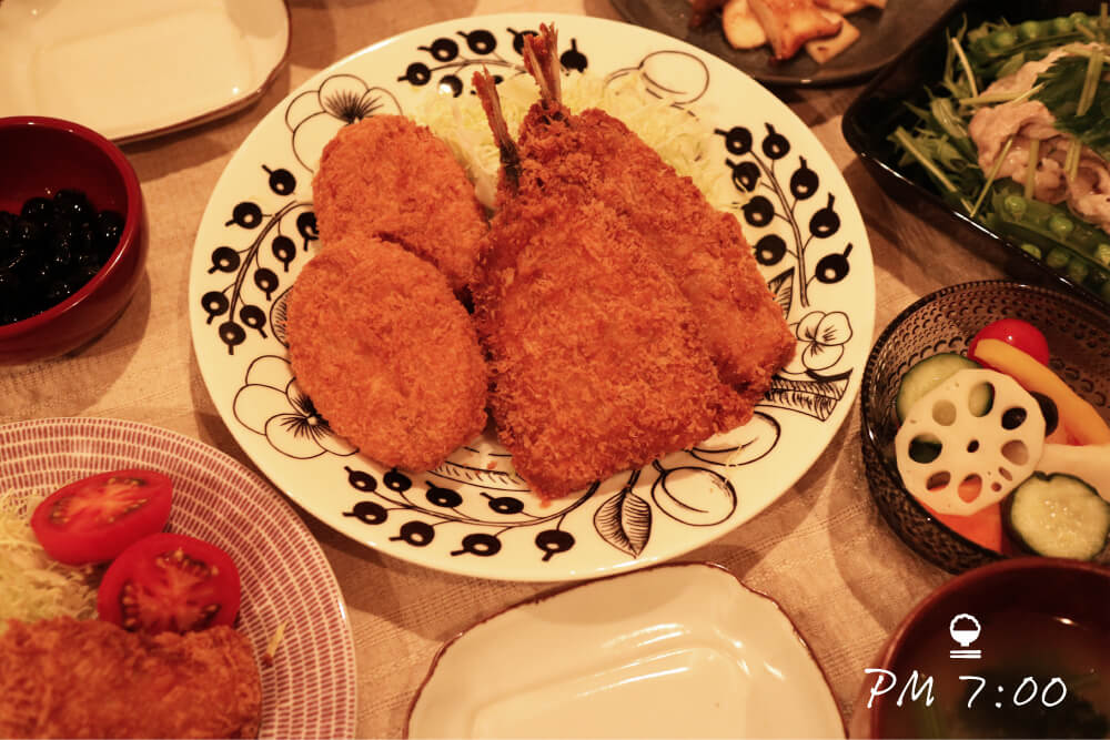 パラティッシプレートのあるディナーの画像