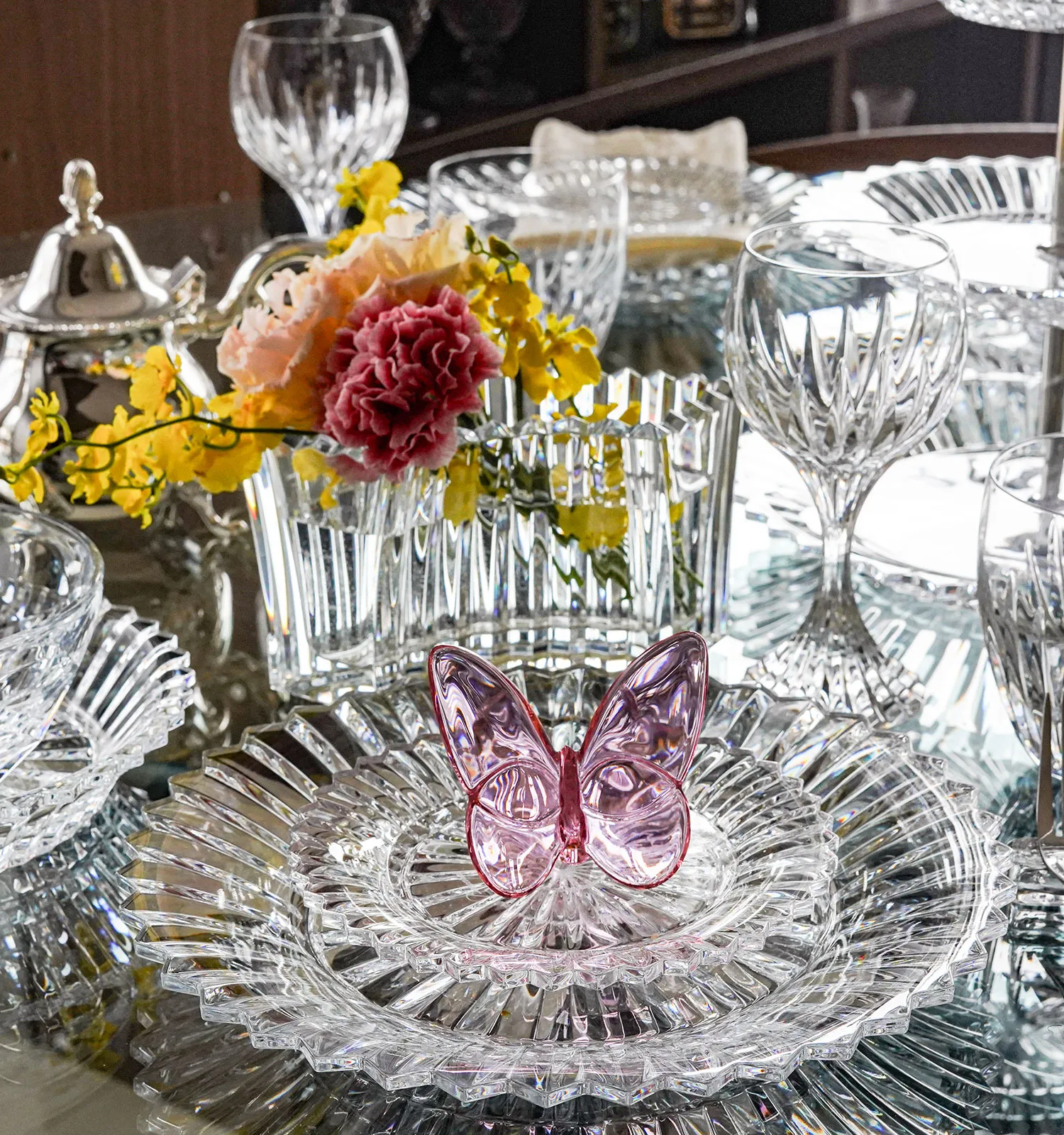 Baccarat クリスタルガラスプレート 専用箱付き　(kazuyo) クリスタルガラスの最高峰「バカラ」～人気グラス・プレート紹介