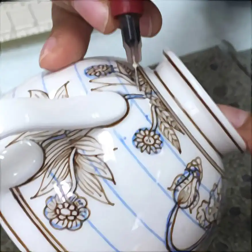 紋様の線画作業風景