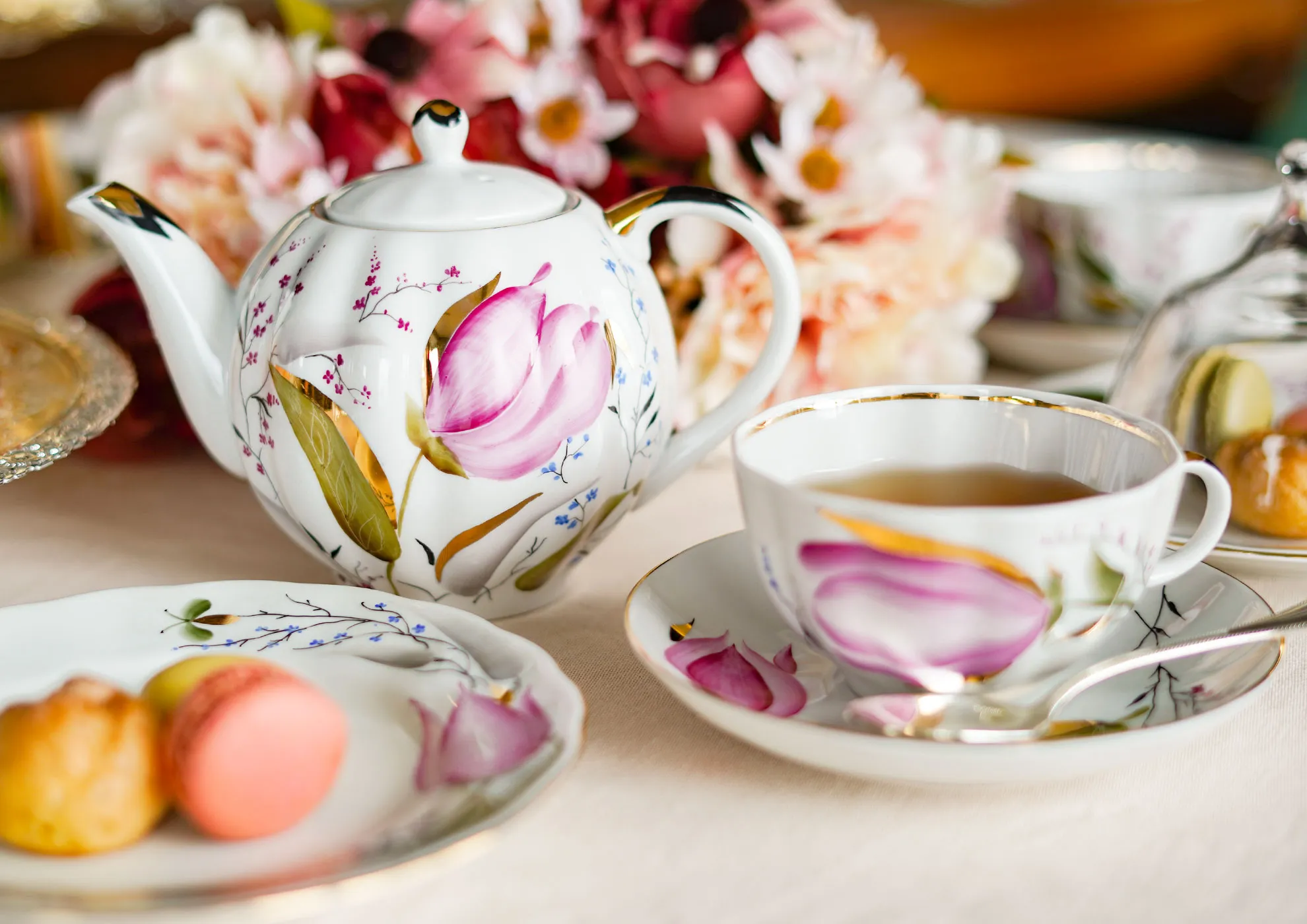 春の花柄食器 テーブルコーディネート