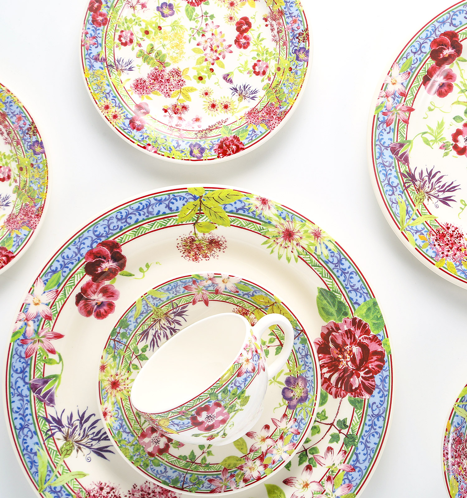 フランスの美しい陶器 GIEN（ジアン）｜華やかな洋食器で彩る食卓