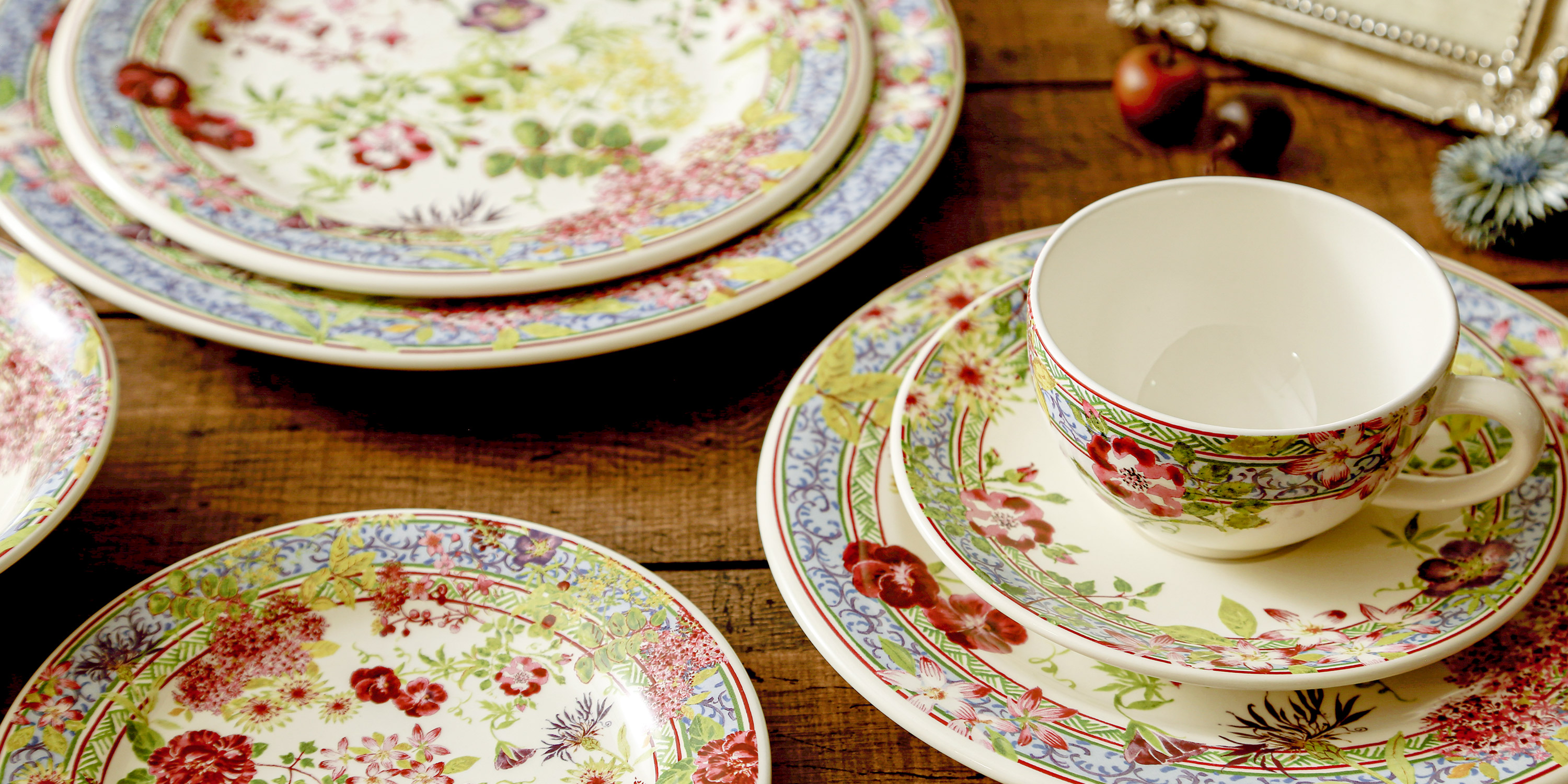 フランスの美しい陶器 GIEN（ジアン）｜華やかな洋食器で彩る食卓