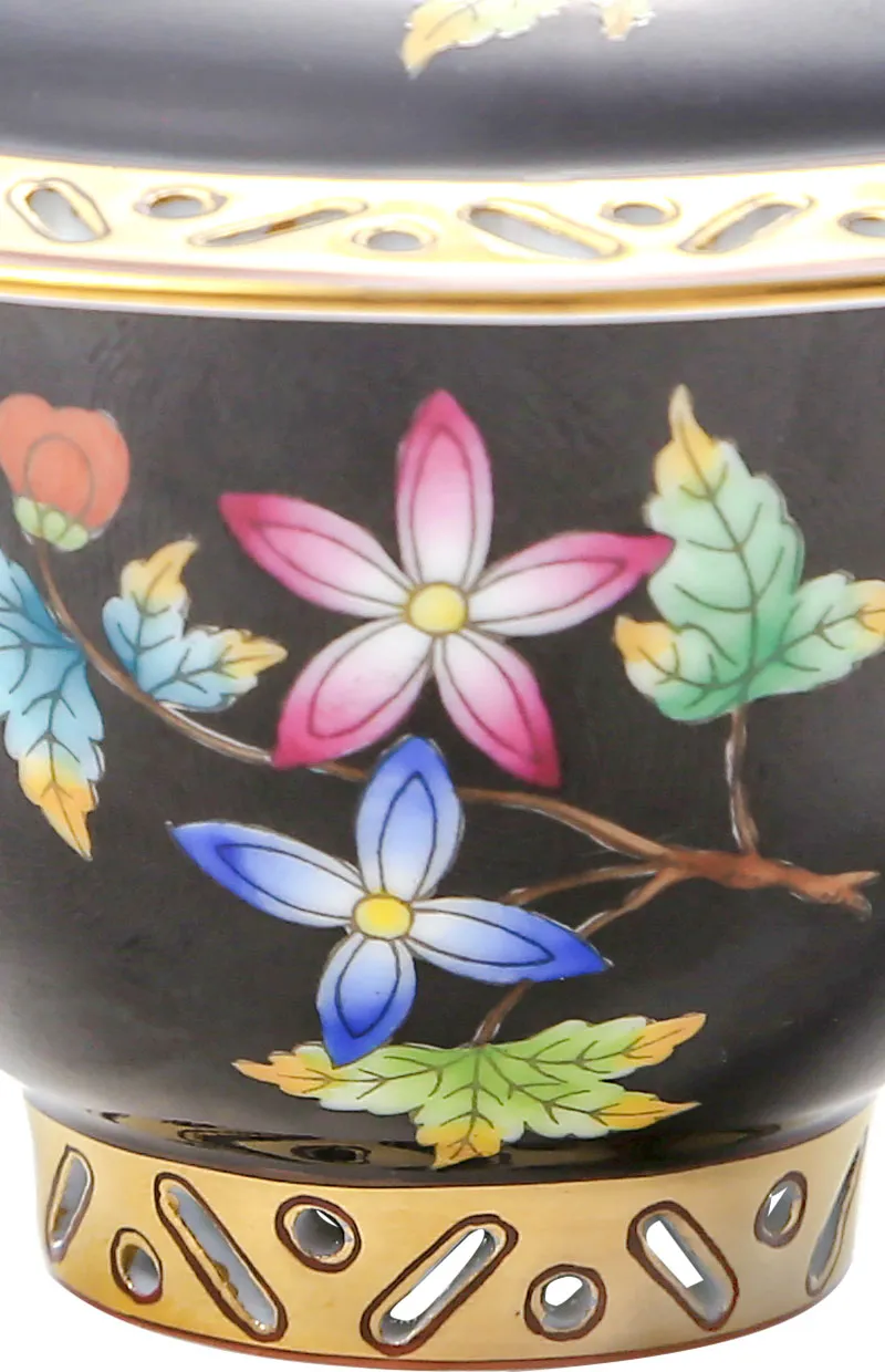 透かし彫りの画像