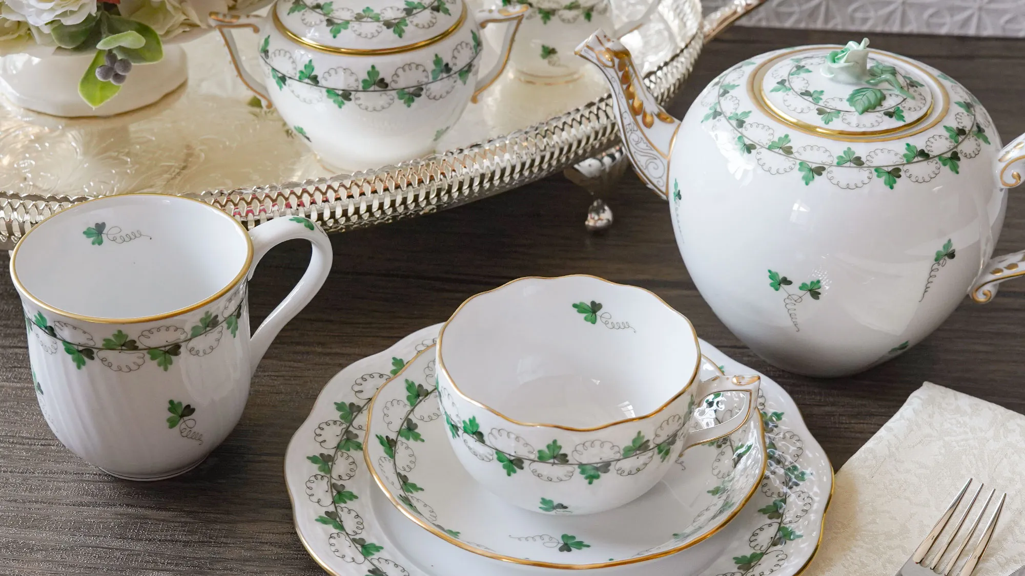 ヘレンド パセリグリーンのティーセット（ティーポット・シュガーポット・ティーカップ＆ソーサー・プレート）