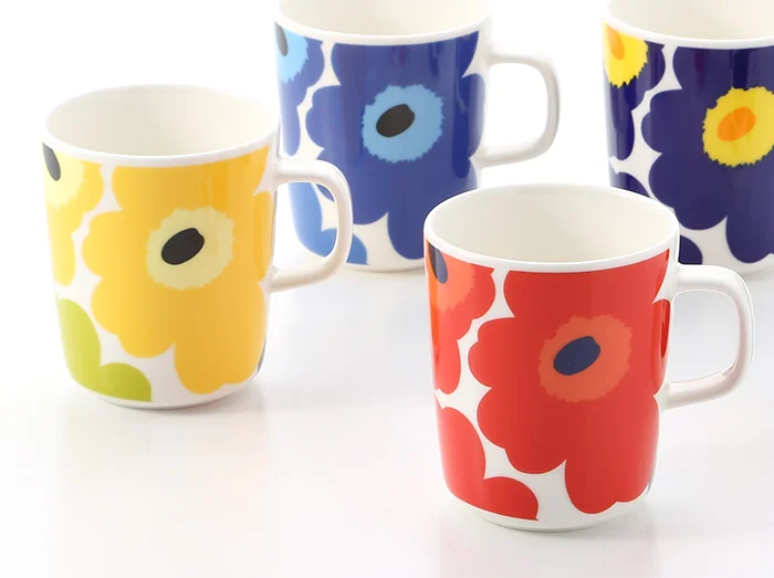 マリメッコ ウニッコ柄のマグカップ4色（イエロー・ブルー・ネイビー・レッド）