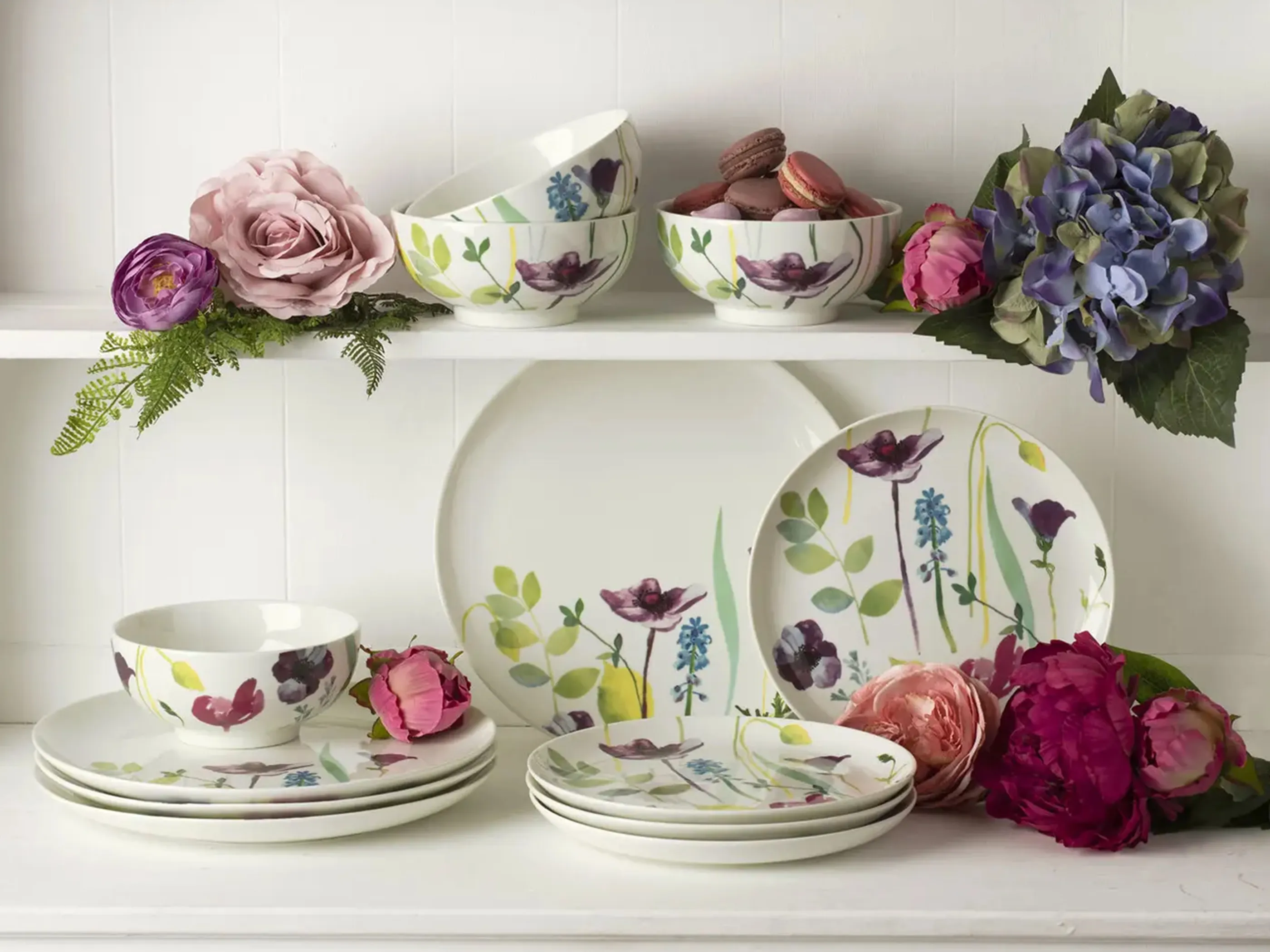 英国テーブルウェアの画像