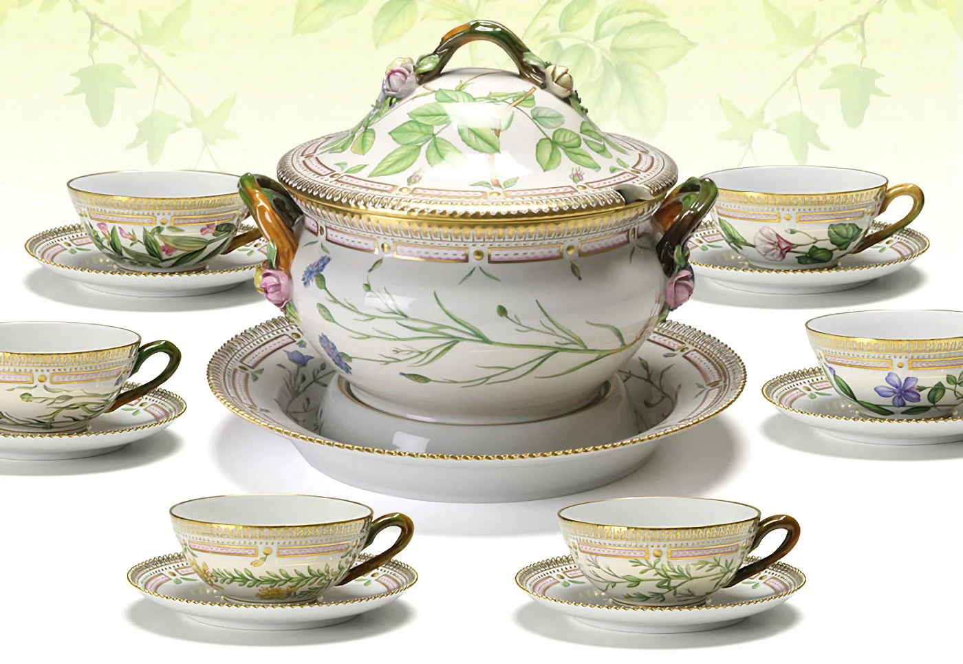 ロイヤル・コペンハーゲン フローラダニカ ディナーサービスの多彩な植物モチーフ一覧