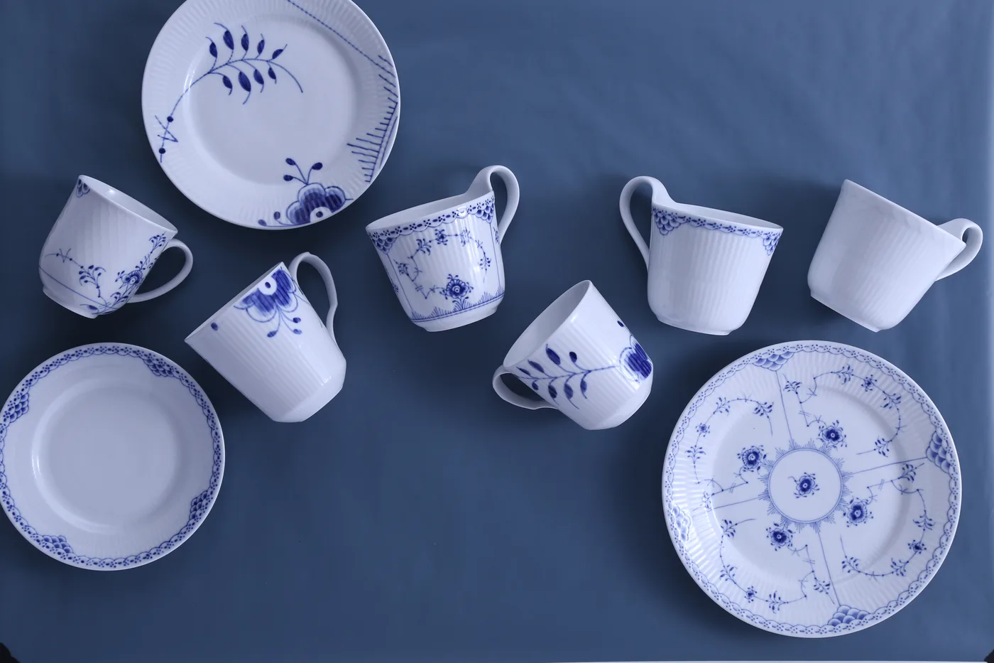 ロイヤルコペンハーゲン ブルーフルーテッドプレイン カップ＆ソーサーと唐草文様の磁器 1775年創業デンマーク王室御用達磁器の特集ページ
