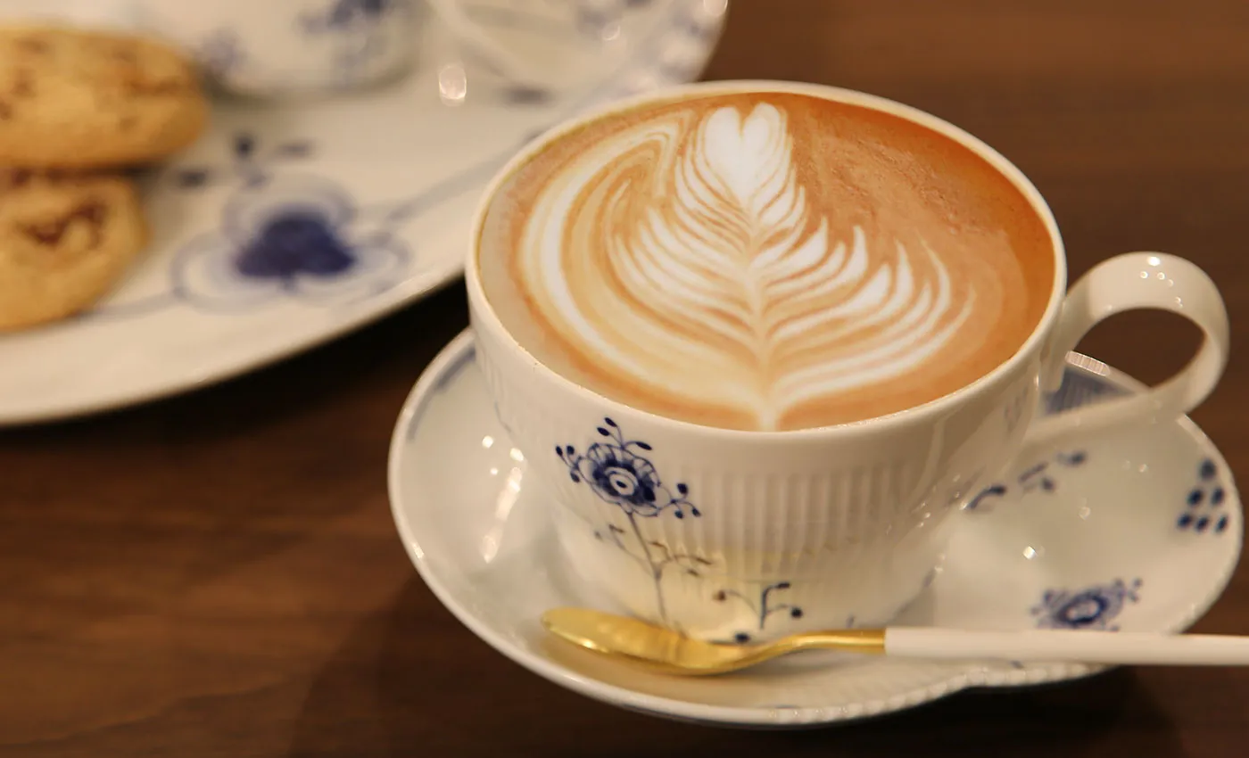 ロイヤルコペンハーゲンのコーヒーカップの画像