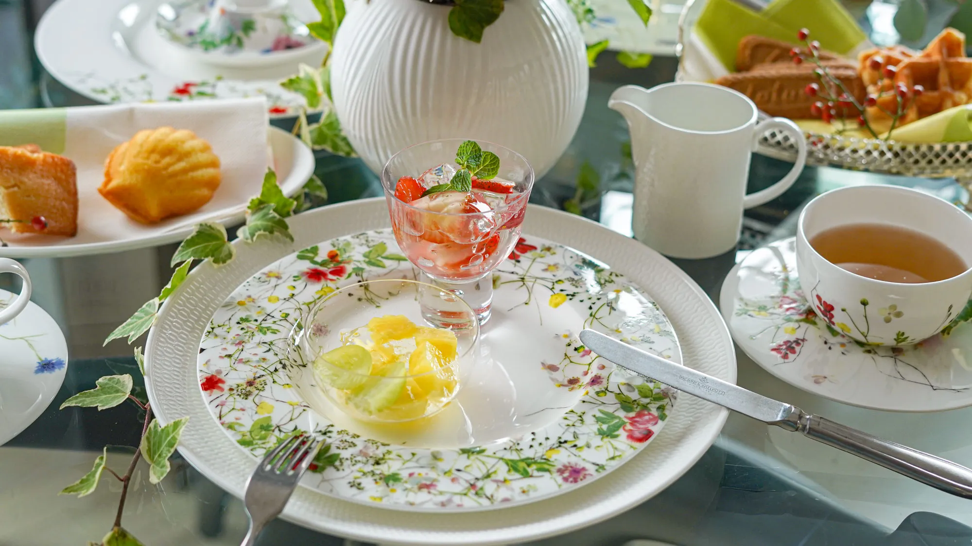 春のテーブル画像