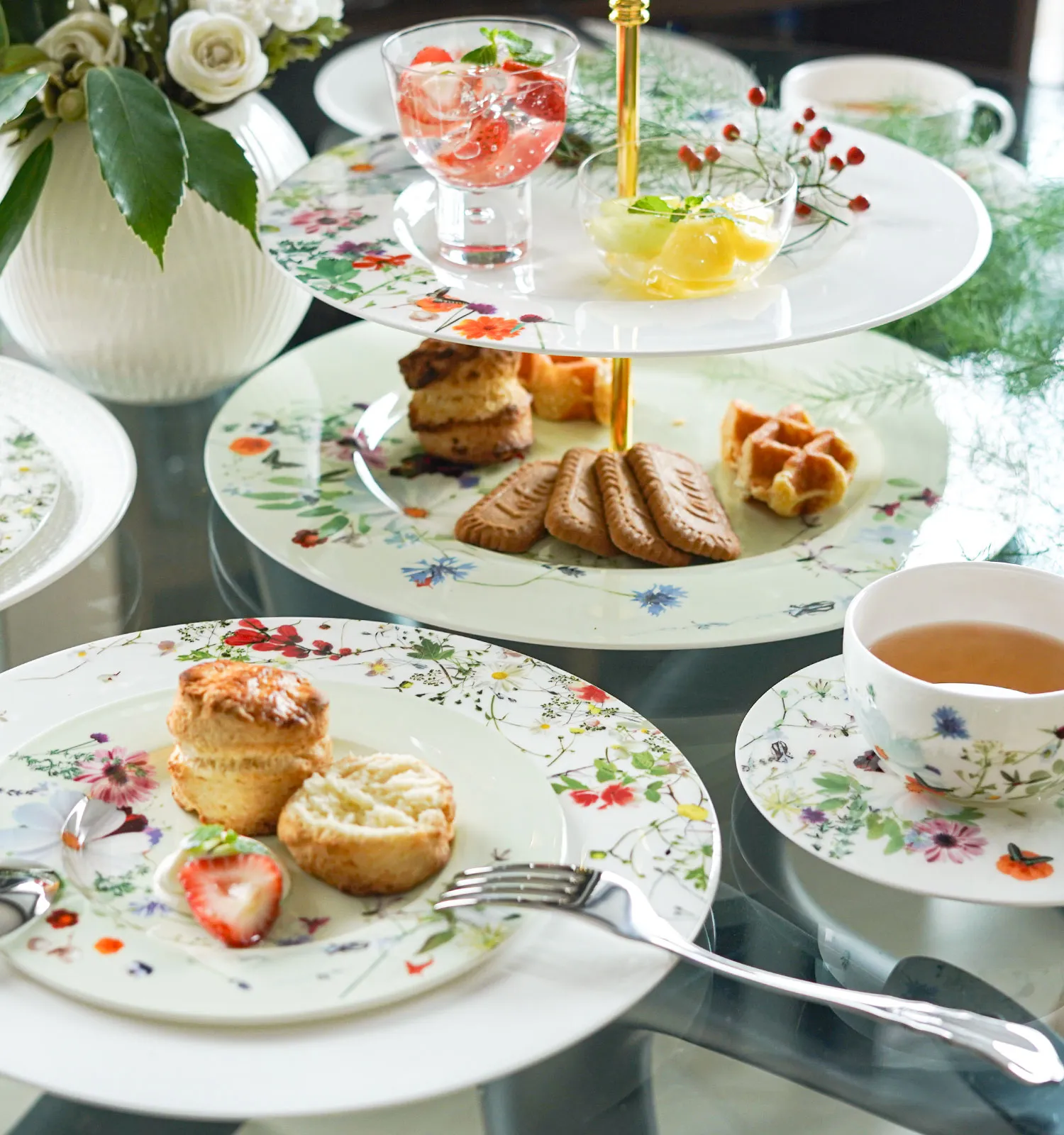 春のテーブル画像