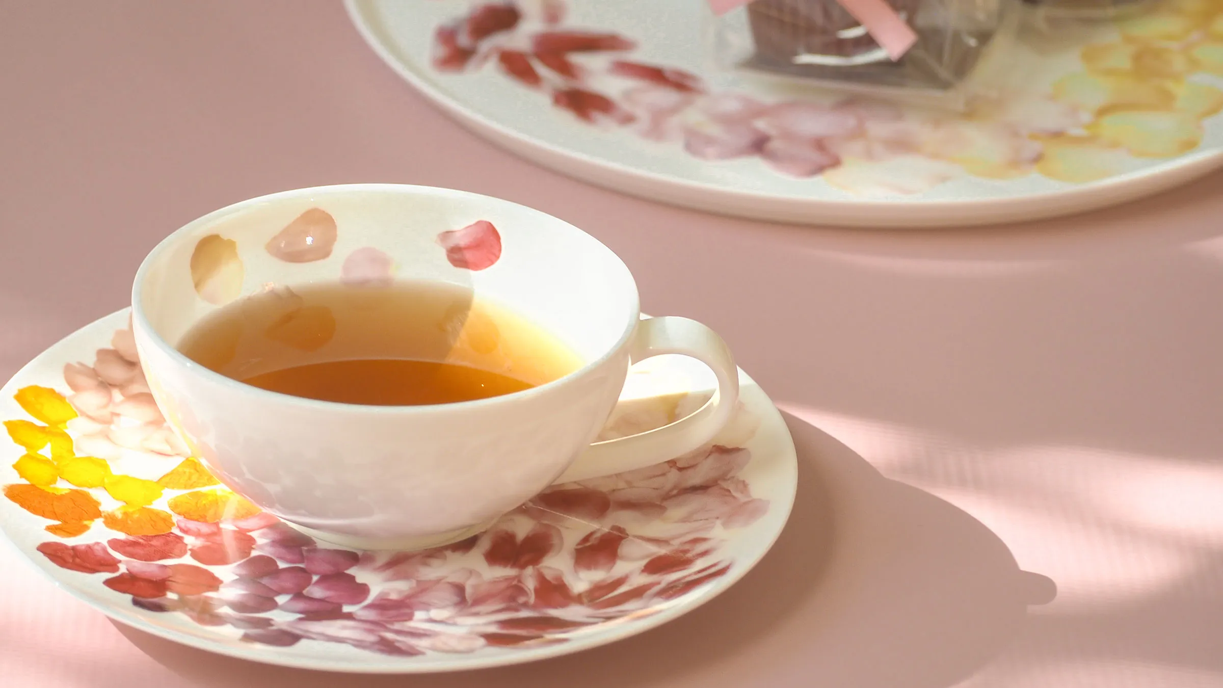 花柄皿 ティカップ ブランドの個性が光る春の花柄ティーウェア | ブランド洋食器専門店ル