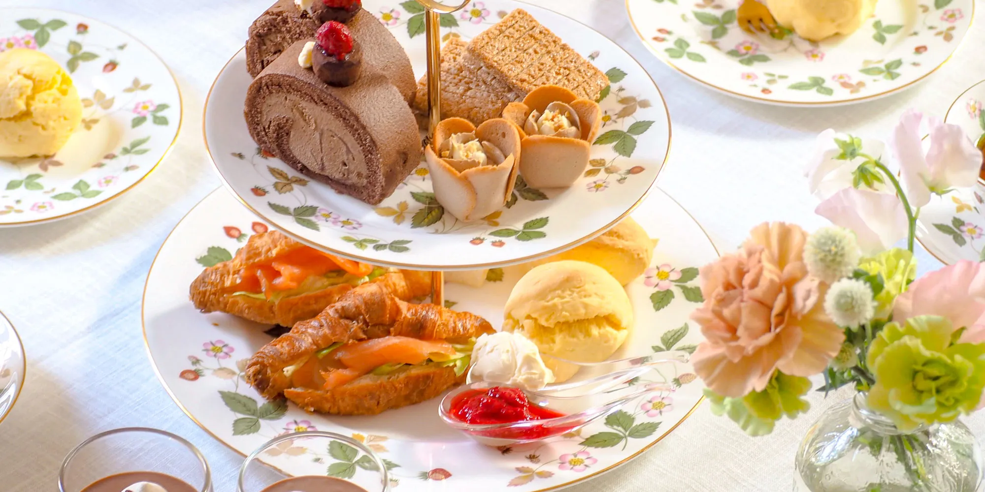 いちご柄食器画像