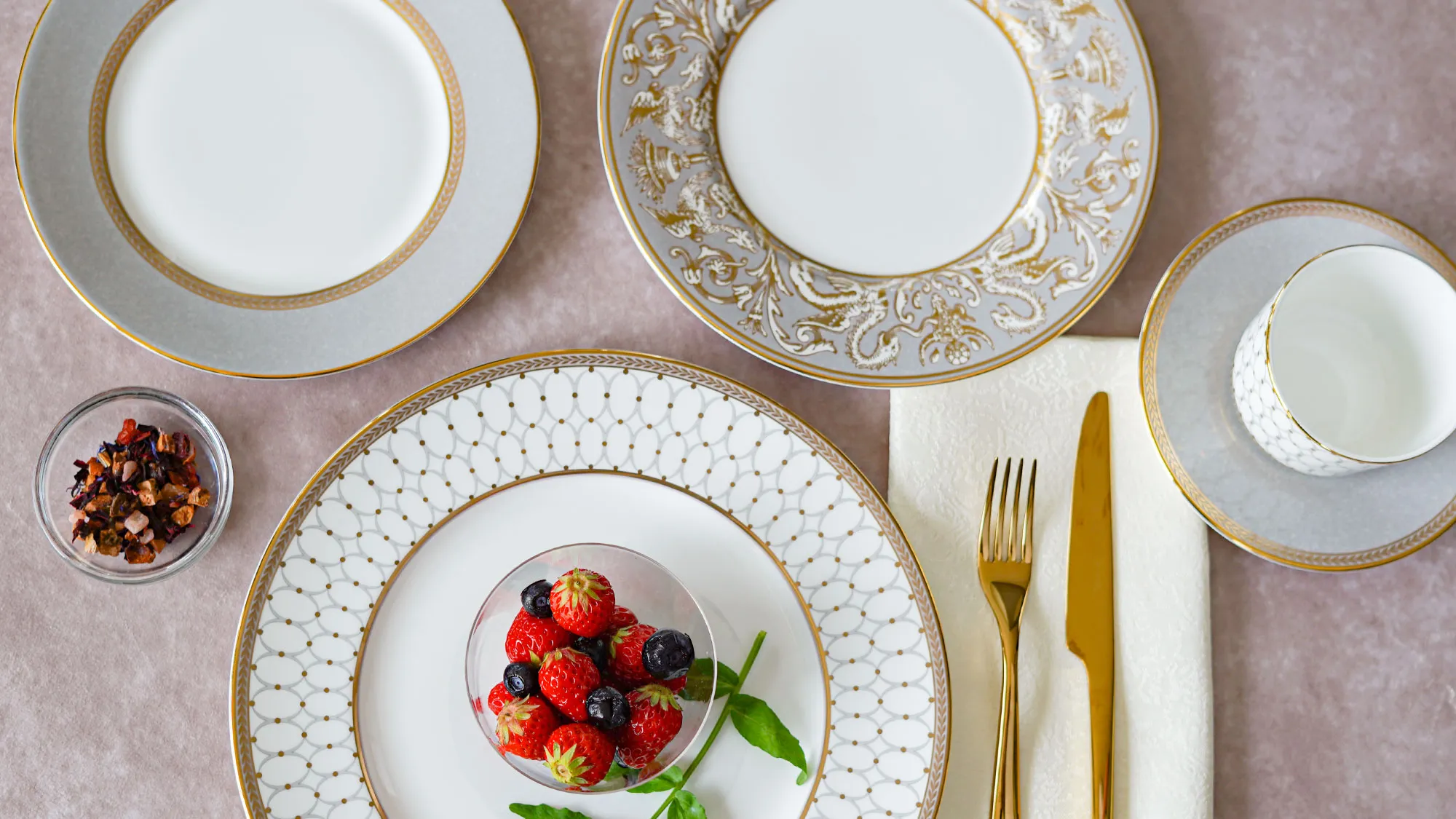 ウェッジウッド グレイの画像