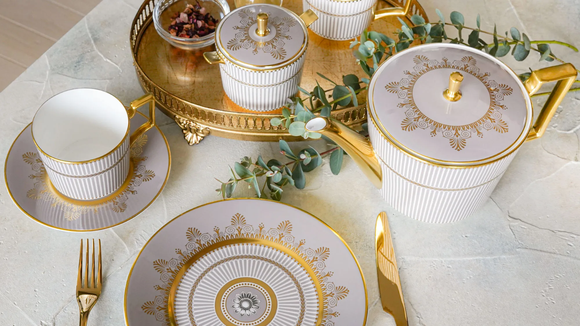 ウェッジウッド グレイの画像