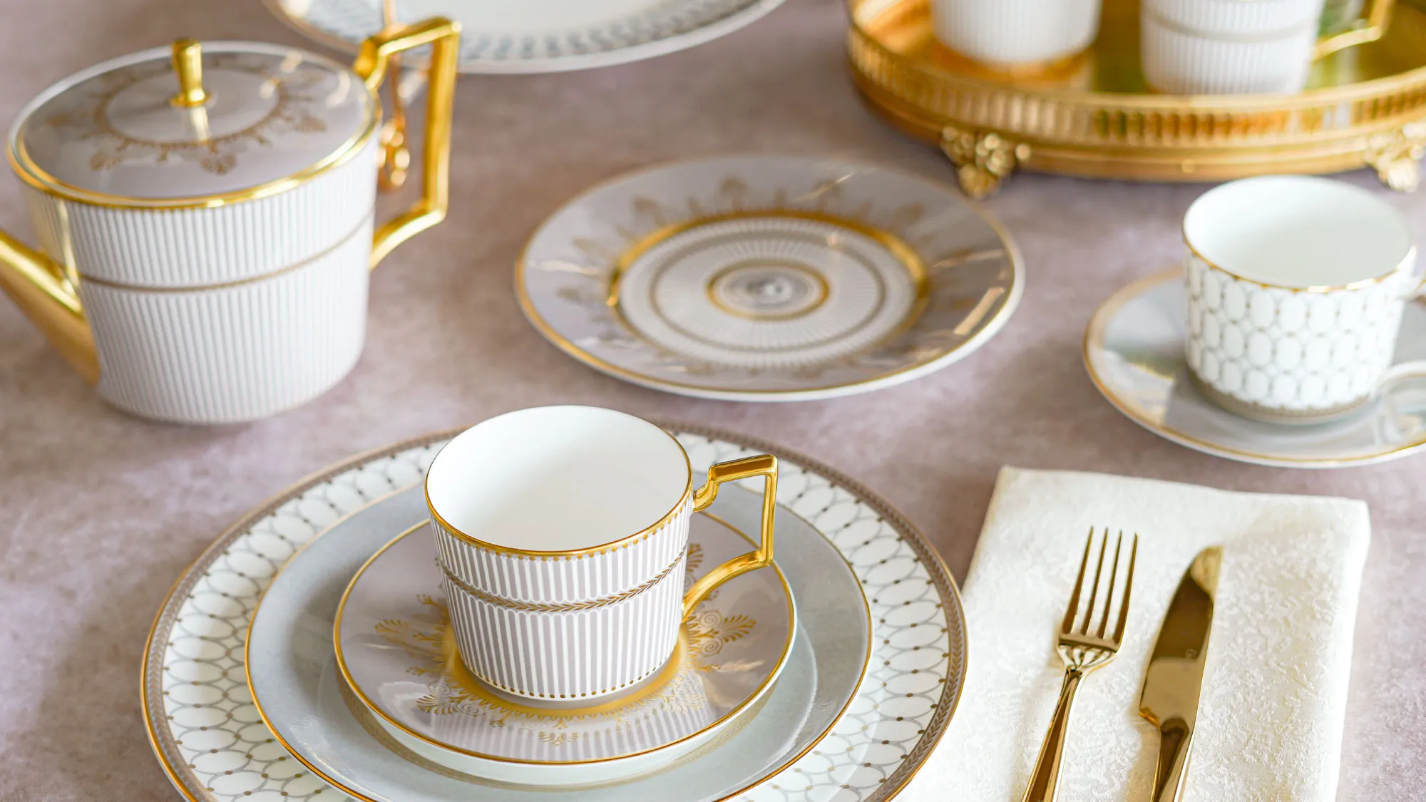 ウェッジウッド グレイの画像