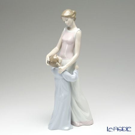 リヤドロ 大好きなママ 06771