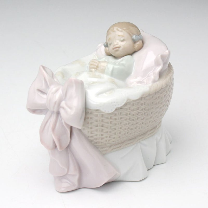 リヤドロ スイートベイビー（女の子） 6977