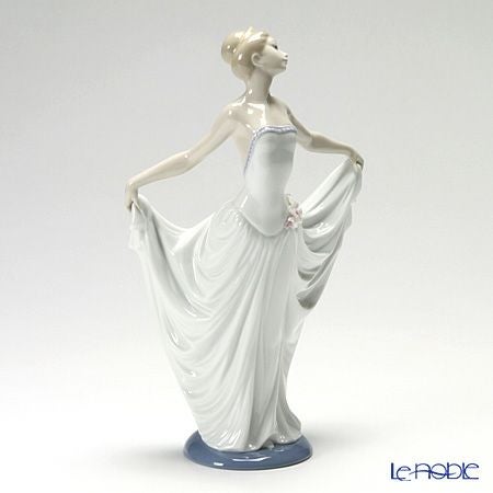 リヤドロ 踊る少女（スペシャルバージョン） 07189