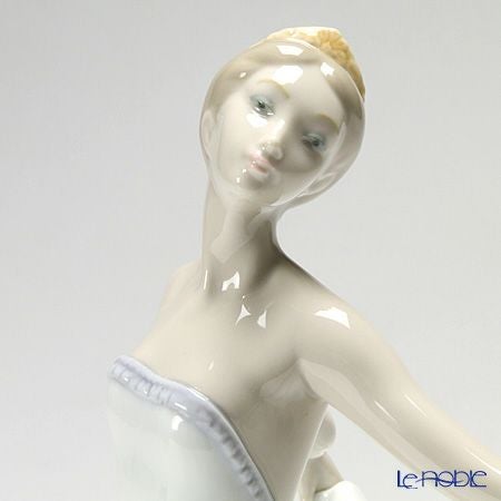 リヤドロ 踊る少女（スペシャルバージョン） 07189