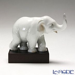 リヤドロ 幸運のゾウ 08036 台座付