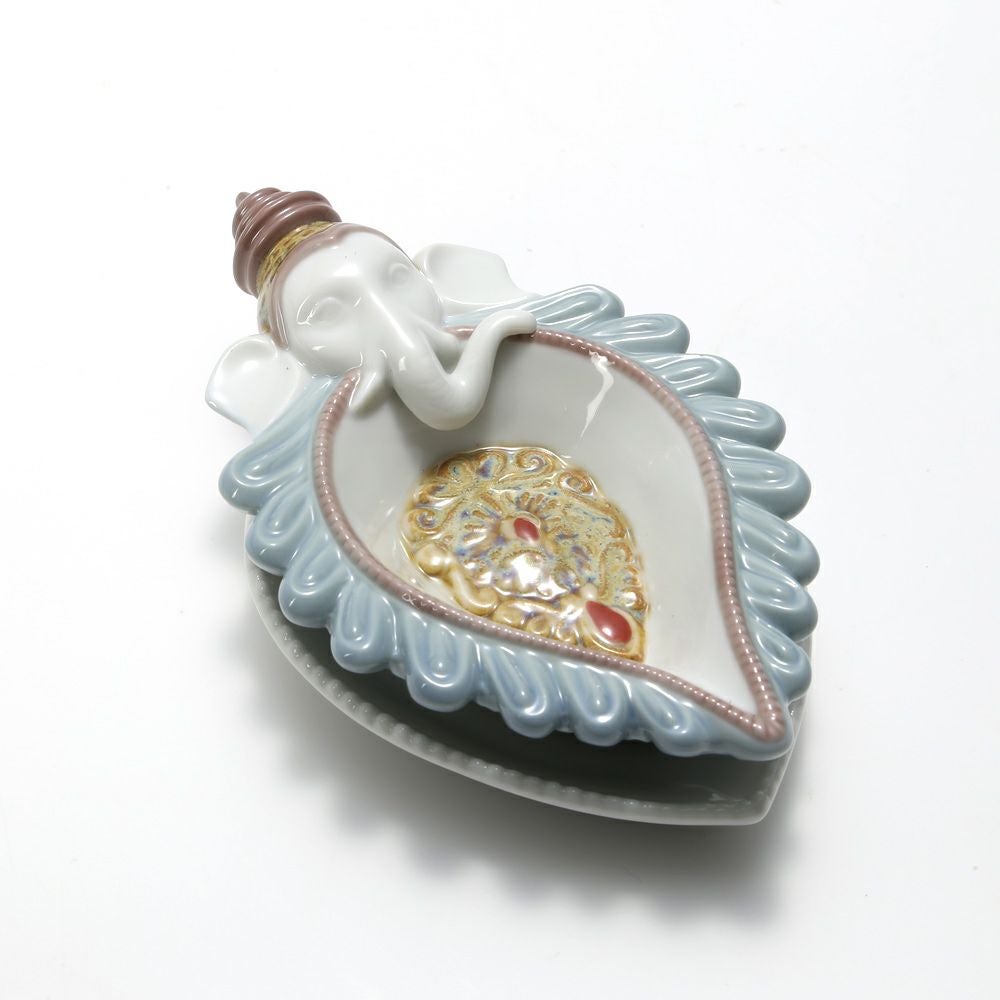 リヤドロ ガネーシャディヤ 8320