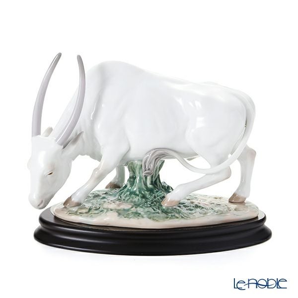 リヤドロ The Ox 08369 2021年 牛（丑） ／ 令和3年