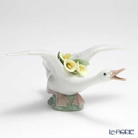 リヤドロ かけあしのアヒル（カラー） 8494