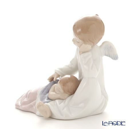 リヤドロ 守ってあげるよ（女の子） 8549