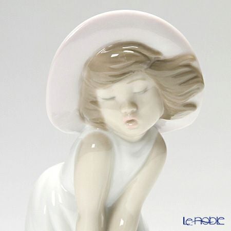 リヤドロ 風と遊ぶマリリン 8630