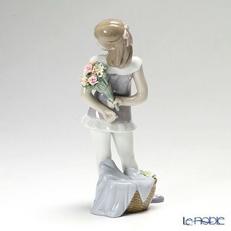 リヤドロ 花束の贈り物 8632