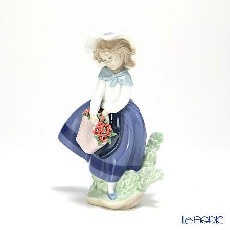 リヤドロ きれいな花ばかり（カーネーション） 8705