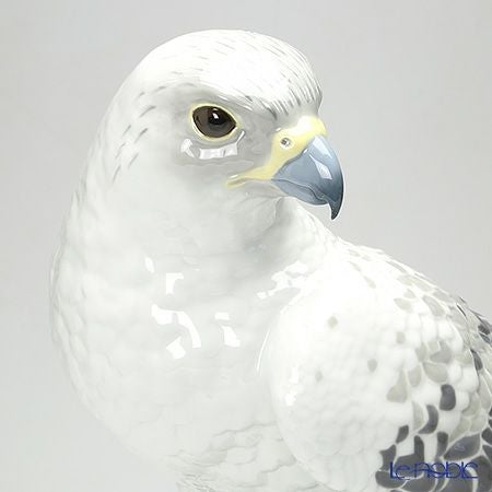 リヤドロ シロハヤブサ 8722