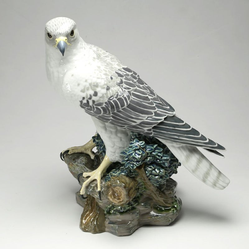 リヤドロ シロハヤブサ 8722