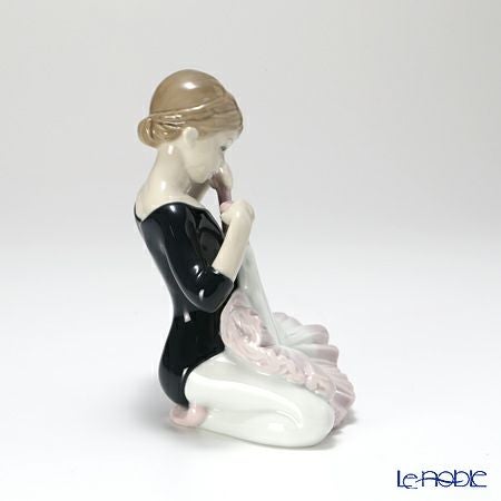 リヤドロ デビューの衣装 8771