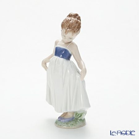 リヤドロ ドレスでおめかし 09172