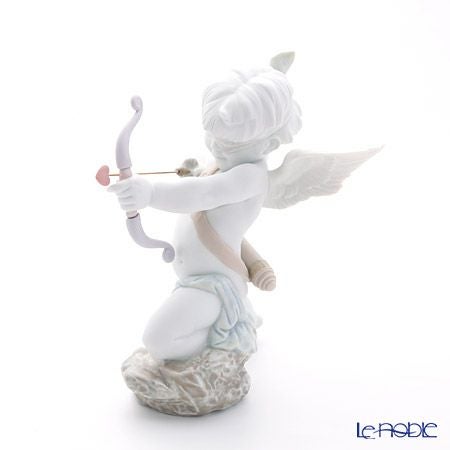 リヤドロ ハートに命中 9209