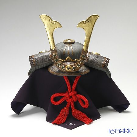 リヤドロ 兜 13041（限定3500体）