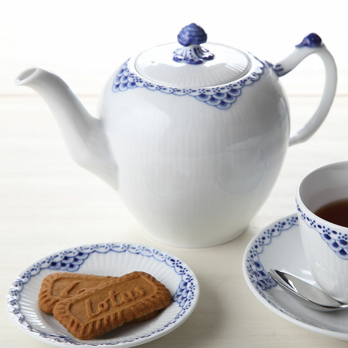 ロイヤルコペンハーゲン（Royal Copenhagen） プリンセス ブルー ティーポット 700ml 1104135