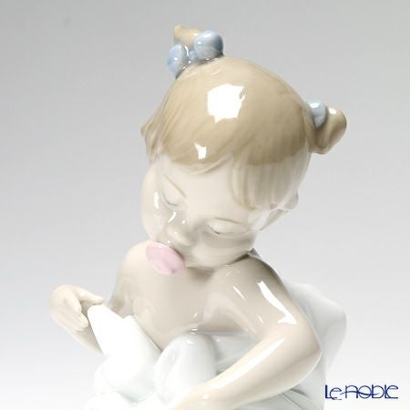 NAO ナオ お風呂上がりの女の子 02001337