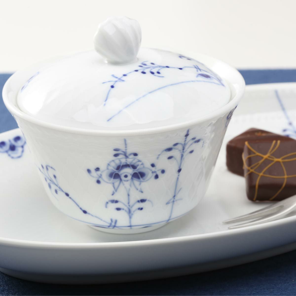 ロイヤルコペンハーゲン（Royal Copenhagen） ブルーパルメッテ 蓋つきカップ＆ソーサー ペア 210ml 2500062