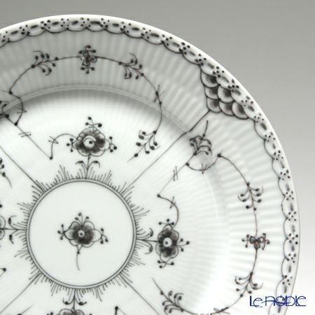 ロイヤルコペンハーゲン（Royal Copenhagen） ブラック フルーテッド ハーフレース プレート 22cm 2528622