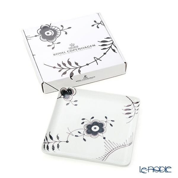 ロイヤルコペンハーゲン（Royal Copenhagen） ブラック フルーテッド メガ 2541720／1052399 スクエアディッシュ 20×20cm