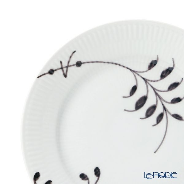 ロイヤルコペンハーゲン（Royal Copenhagen） ブラック フルーテッド メガ プレート 19cm 2542620／1017038