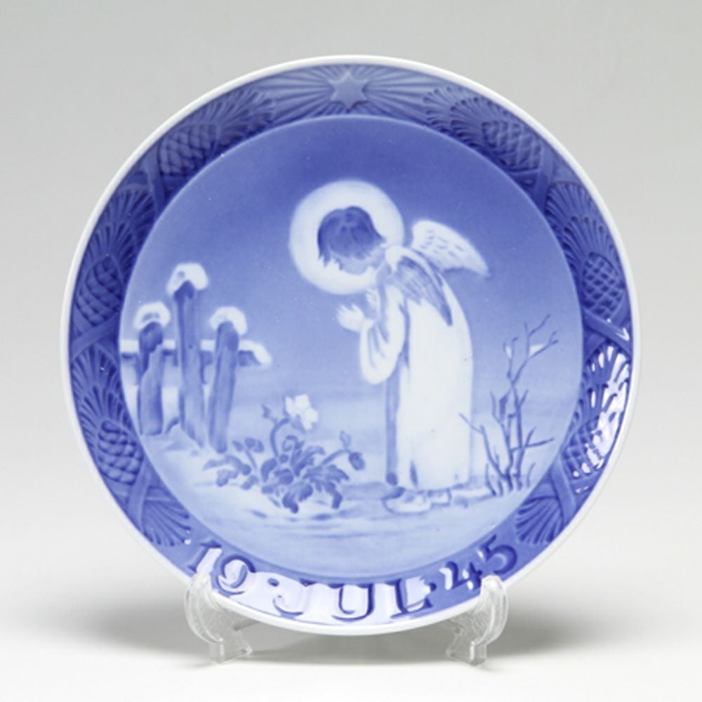 ロイヤルコペンハーゲン（Royal Copenhagen） イヤープレート 1945年／昭和20年 「平和のモティーフ」